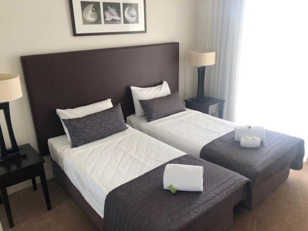Grand Mercure Allegra Hervey Bay Luaran gambar A bedroom at the hotel