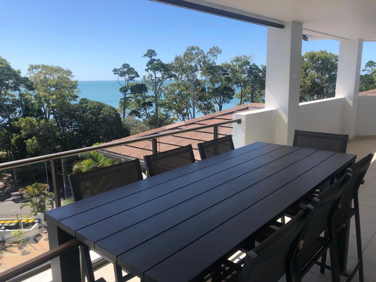 Grand Mercure Allegra Hervey Bay Luaran gambar A balcony in a residential apartment