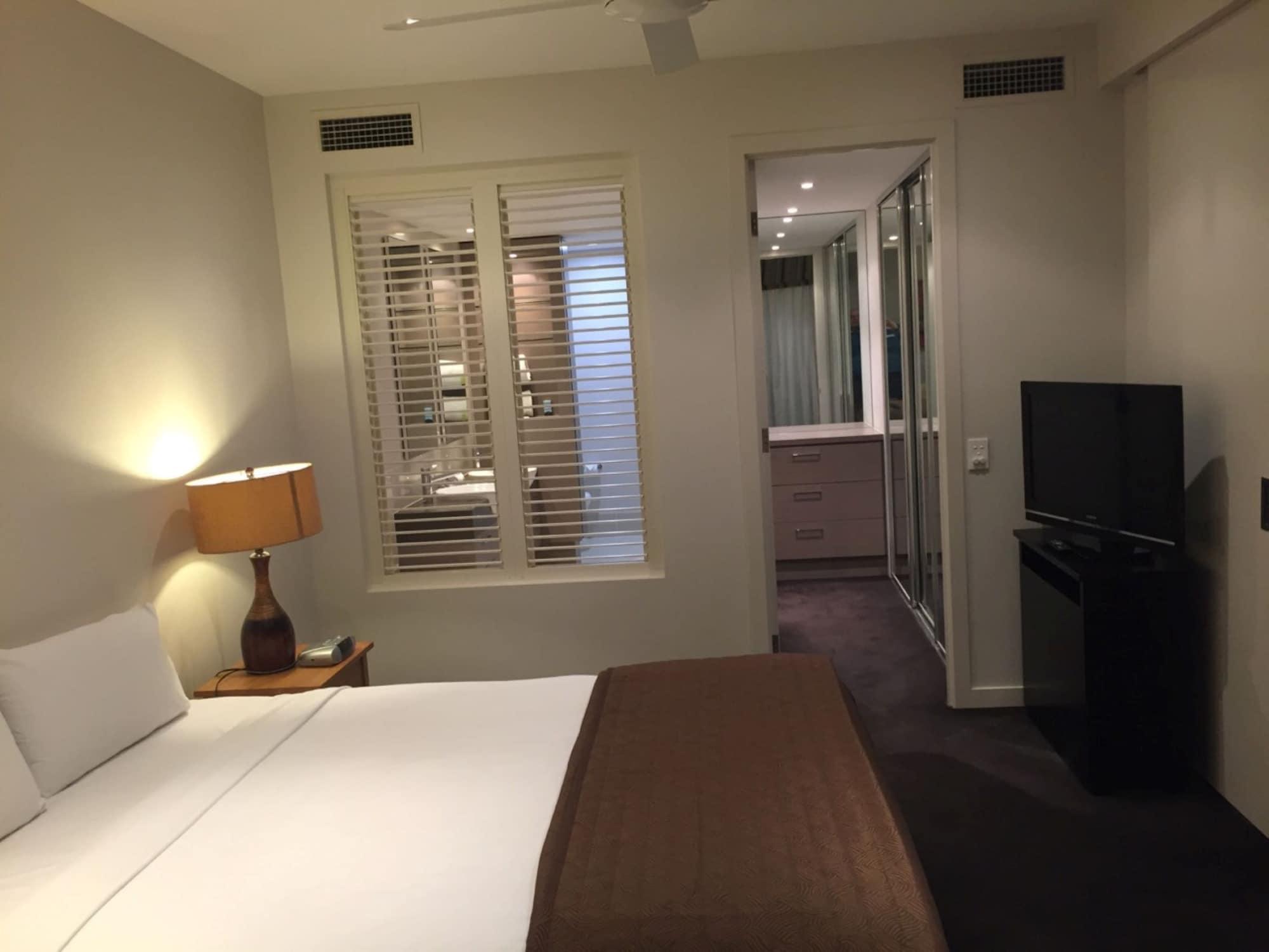 Grand Mercure Allegra Hervey Bay Luaran gambar A bedroom at the hotel
