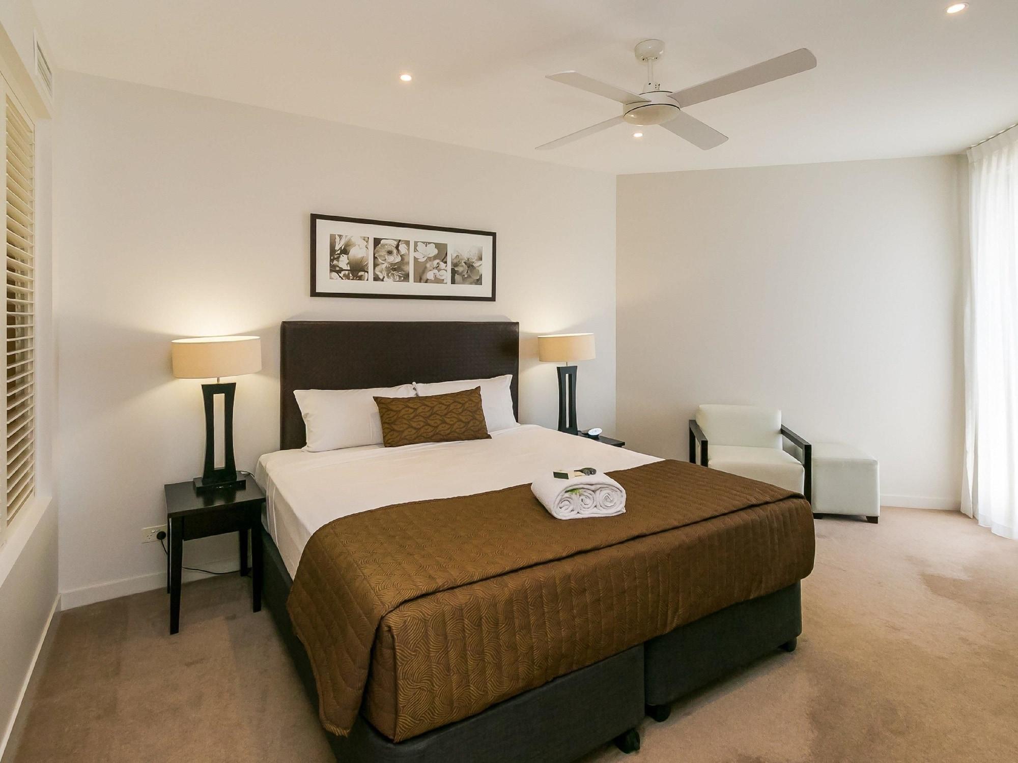 Grand Mercure Allegra Hervey Bay Luaran gambar A bedroom at the hotel
