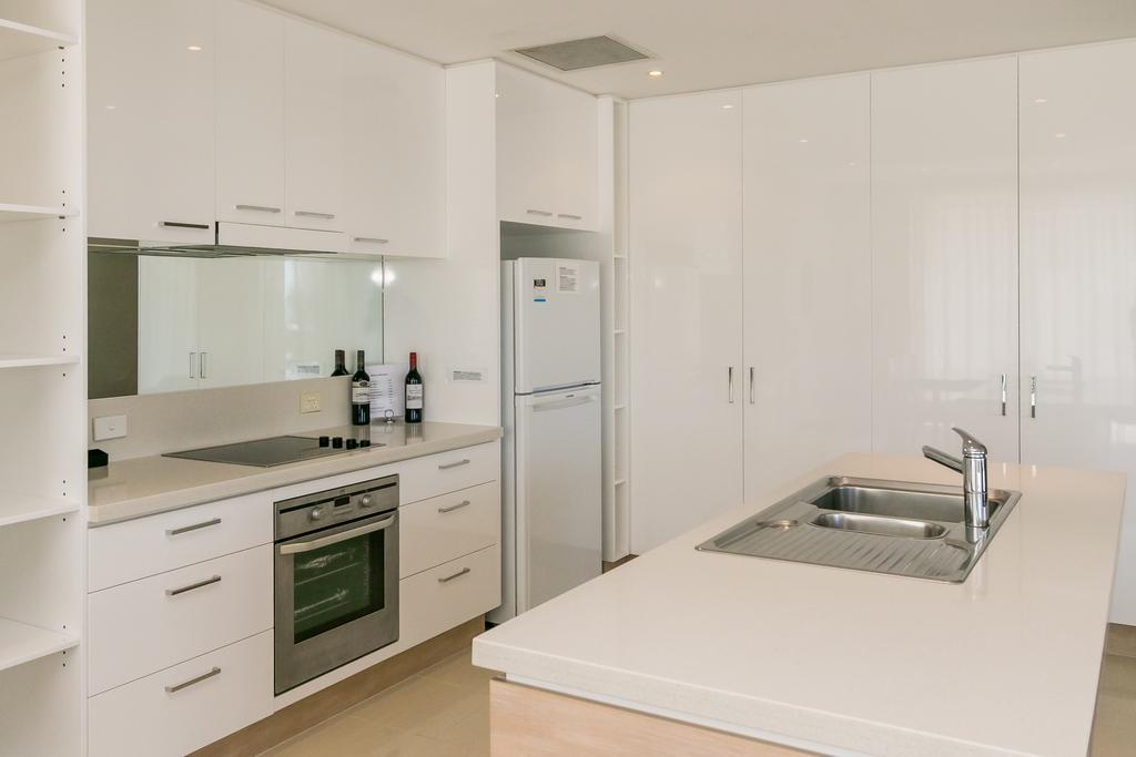 Grand Mercure Allegra Hervey Bay Luaran gambar A modern Australian kitchen