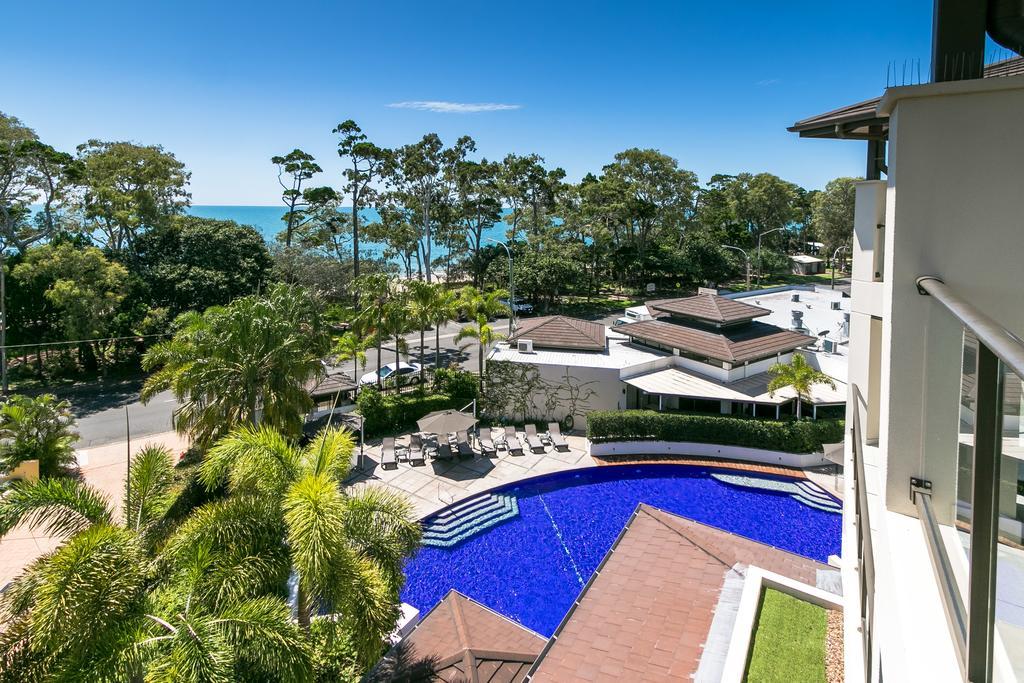 Grand Mercure Allegra Hervey Bay Luaran gambar View of the pool at the Mantra on Saltwater Island