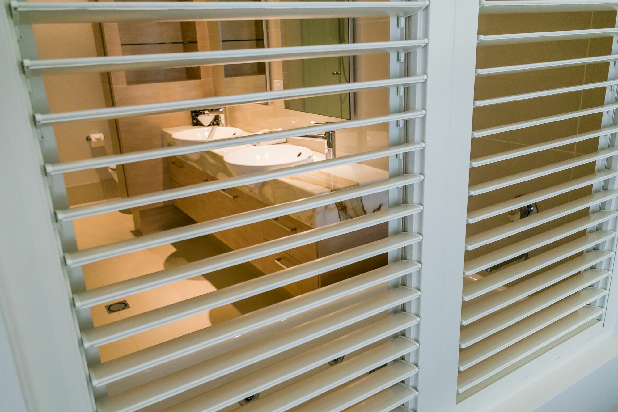 Grand Mercure Allegra Hervey Bay Luaran gambar A window shutter