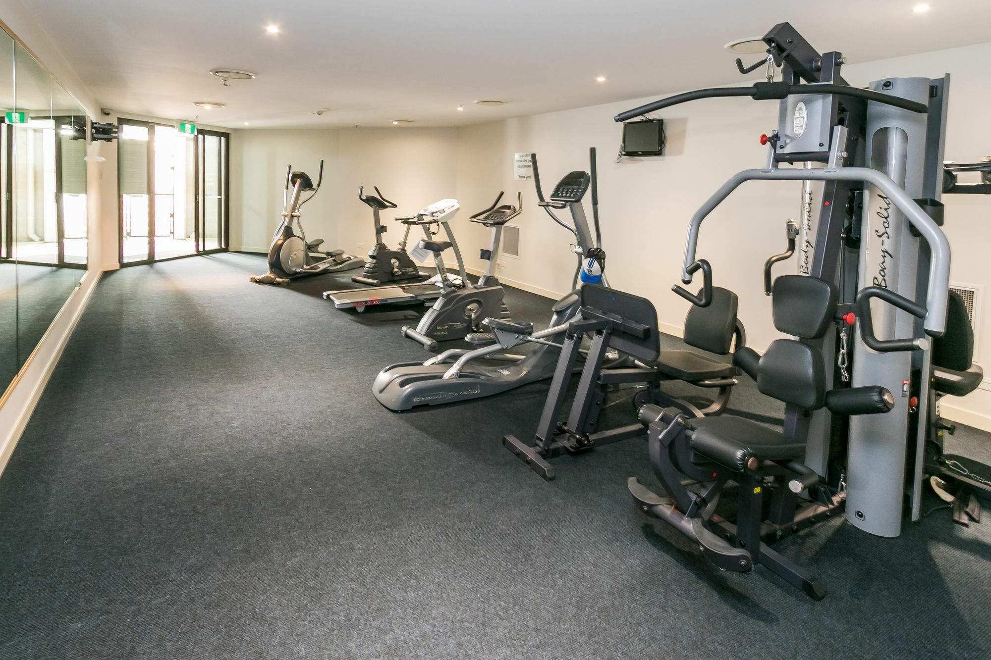 Grand Mercure Allegra Hervey Bay Luaran gambar The gym at the hotel