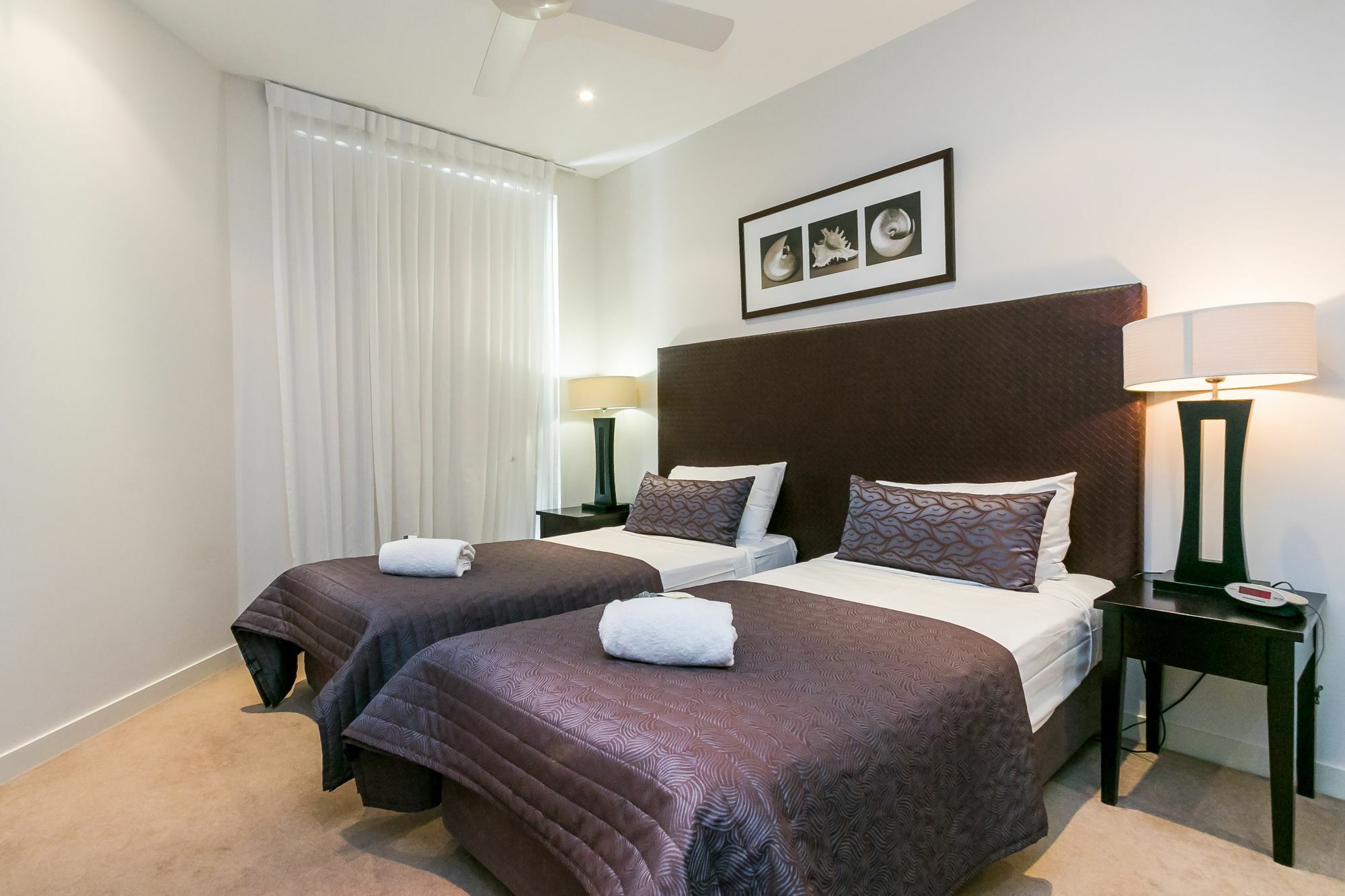 Grand Mercure Allegra Hervey Bay Luaran gambar A bedroom at the Mantra on Broadbeach